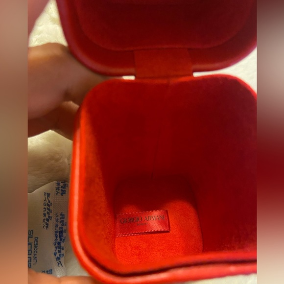 New Giorgio Armani Beauty red vanity case - Picture 4 of 5
